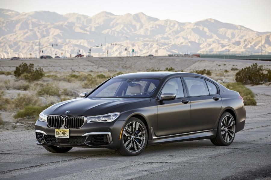  BMW M760i xDrive 2017 года  (NA) (фото 71 из 154)